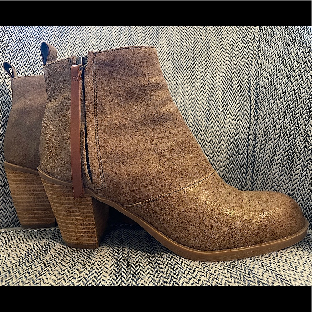 Dolce Vita Tan Heeled Booties